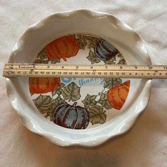 Give Thanks Glass Pie Plate 10 Inches Round 2 In Deep Holiday Baking Serveware - Picture 6 of 7